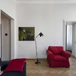Cairoli Stylish Apartment By Wonderful Italy
